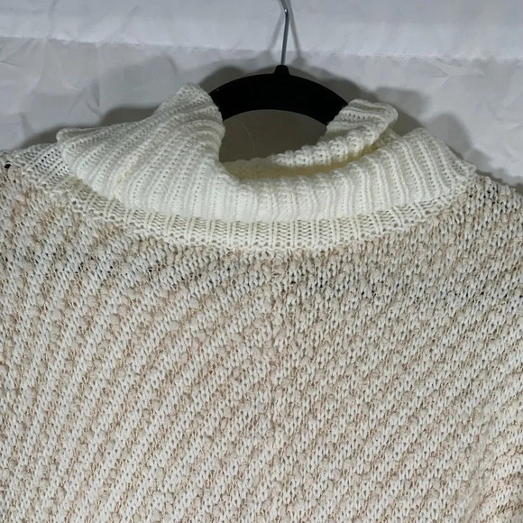 Moon & Madison Sweater Women’s XS Cream White Turtle Neck Oversized Pullover - Picture 10 of 10